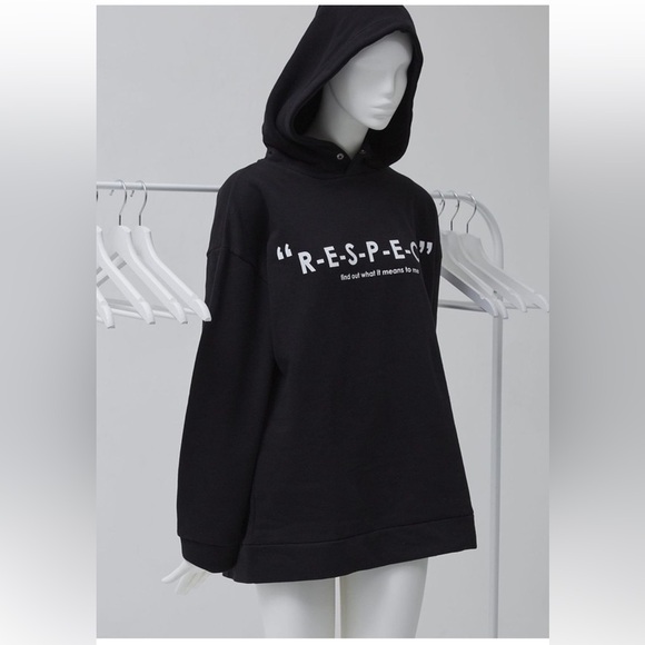 Women’s Zara Black Aretha Franklin ‘R.E.S.P.E.C.T’ Graphic Hoodie - Picture 6 of 7